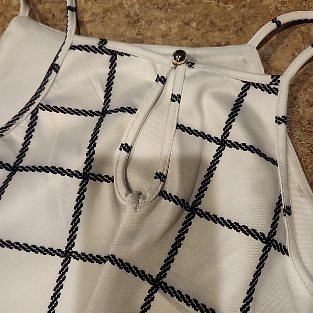 Papaya Dress M white with black block design